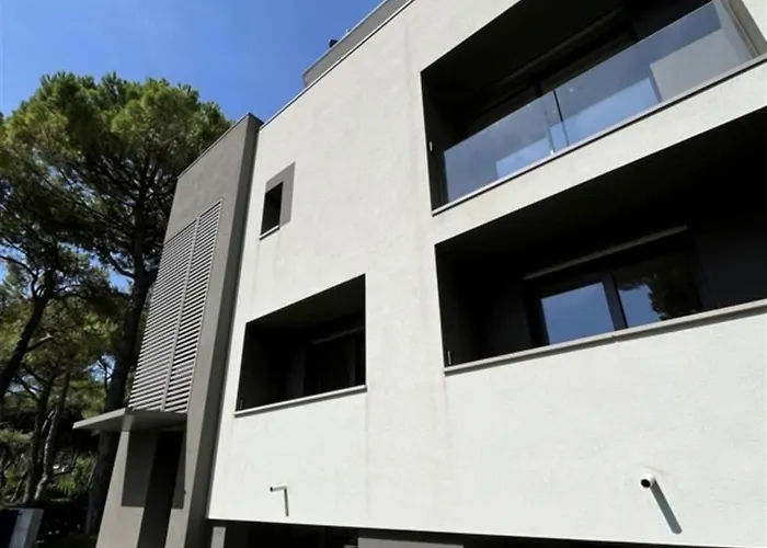 Spacious, Comfortable And Recently Renovated Single In Lignano Riviera Hotel 4*