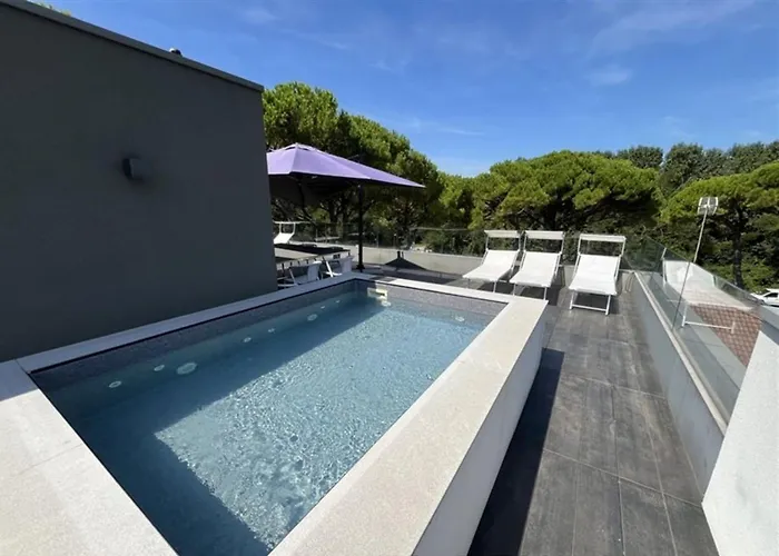 Spacious, Comfortable And Recently Renovated Single In Lignano Riviera Hotel Lignano Sabbiadoro