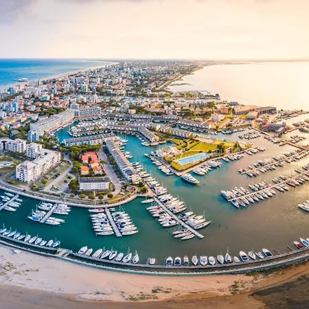 Hotel Spacious, Comfortable And Recently Renovated Single Villa In Lignano Riviera 4*