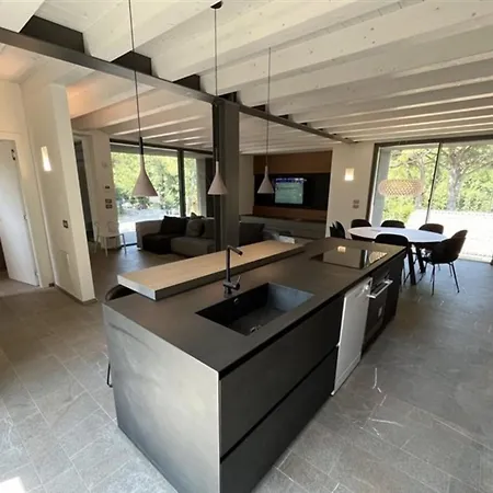 Spacious, Comfortable And Recently Renovated Single Villa In Lignano Riviera 4*