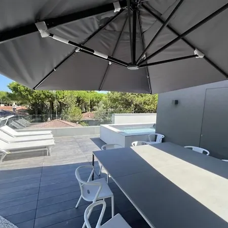 Spacious, Comfortable And Recently Renovated Single Villa In Lignano Riviera Hotel