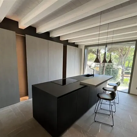 Spacious, Comfortable And Recently Renovated Single Villa In Lignano Riviera 4*