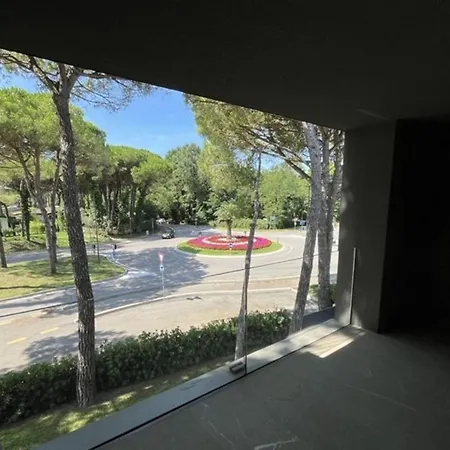 Spacious, Comfortable And Recently Renovated Single In Lignano Riviera Hotel 4*