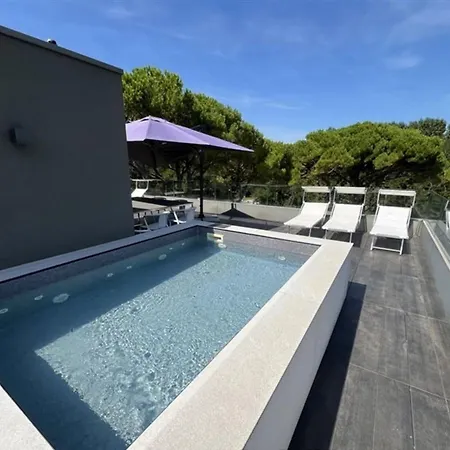 Spacious, Comfortable And Recently Renovated Single In Lignano Riviera Hotell Lignano Sabbiadoro