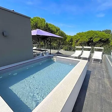 Spacious, Comfortable And Recently Renovated Single In Lignano Riviera 4*