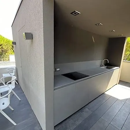 فندق Spacious, Comfortable And Recently Renovated Single In Lignano Riviera لينانو سابيادورو
