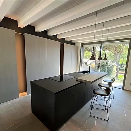 Spacious, Comfortable And Recently Renovated Single In Lignano Riviera لينانو سابيادورو