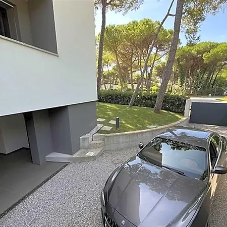 فندق Spacious, Comfortable And Recently Renovated Single In Lignano Riviera 4*