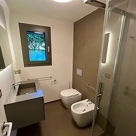 Spacious, Comfortable And Recently Renovated Single In Lignano Riviera 4*